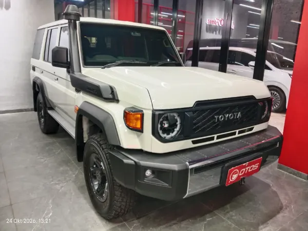 2026 Toyota Land Cruiser 2.8 J70