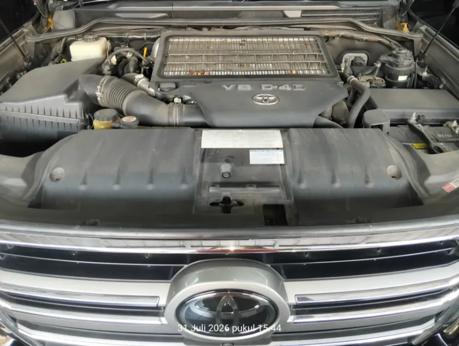 Foto Mobil Bekas Mesin Toyota Land Cruiser 4.5 tahun 2019