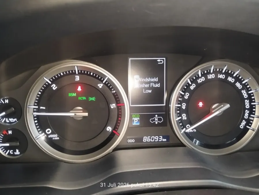Foto Mobil Bekas Odometer Toyota Land Cruiser 4.5 tahun 2019