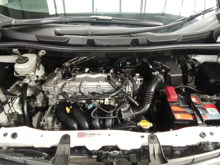 Foto Mobil Bekas Mesin Toyota NAV1 2.0 V tahun 2017