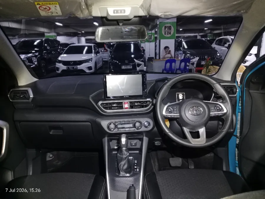 Foto Mobil Bekas Dashboard Toyota Raize 1.0 G tahun 2021