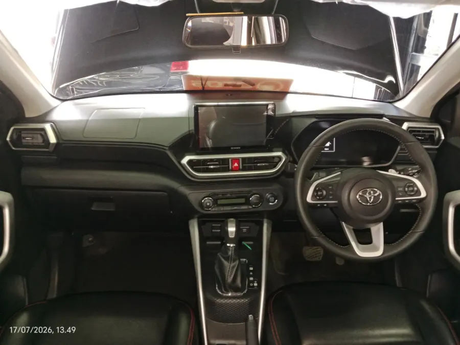 Foto Mobil Bekas Dashboard Toyota Raize 1.0 G tahun 2021