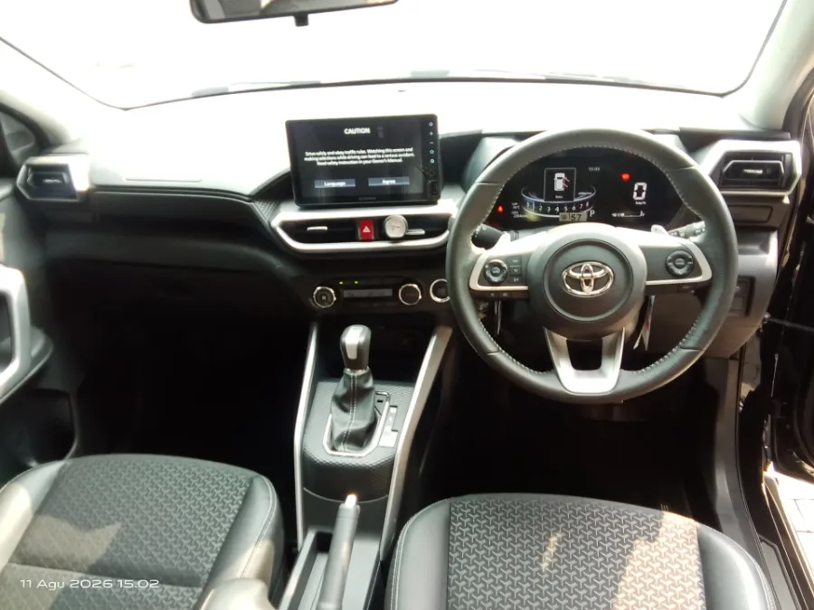 Foto Mobil Bekas Dashboard Toyota Raize 1.0 G tahun 2021