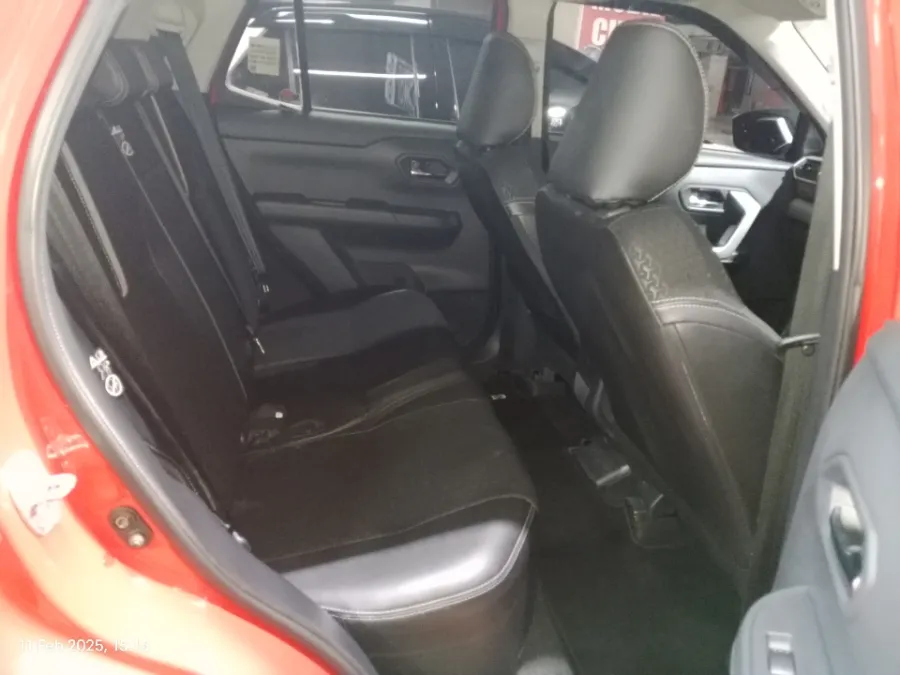 Foto Mobil Bekas Kabin Belakang Toyota Raize 1.0 G tahun 2021