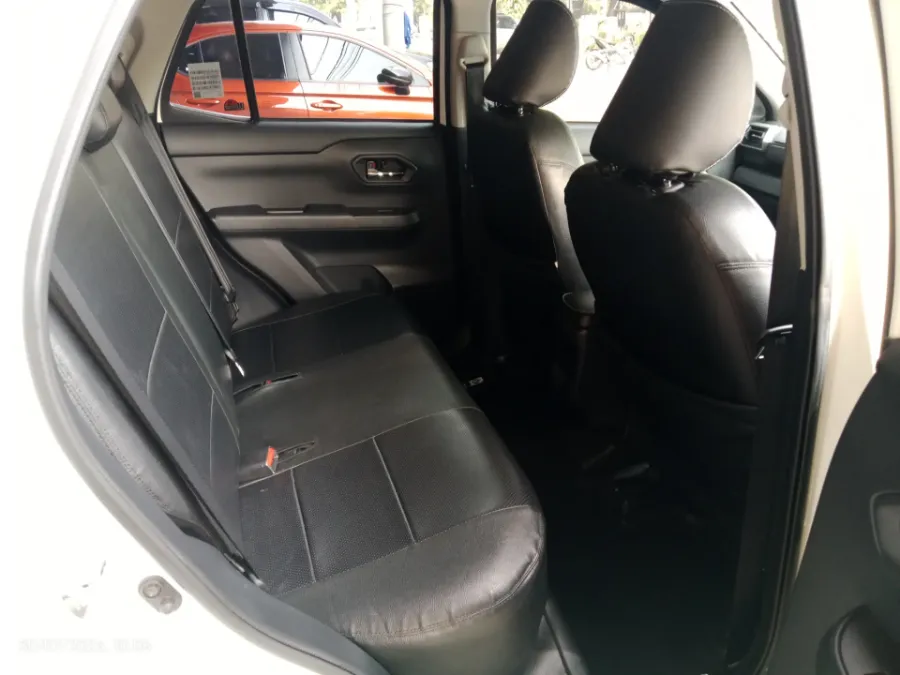 Foto Mobil Bekas Kabin Belakang Toyota Raize 1.0 G tahun 2021