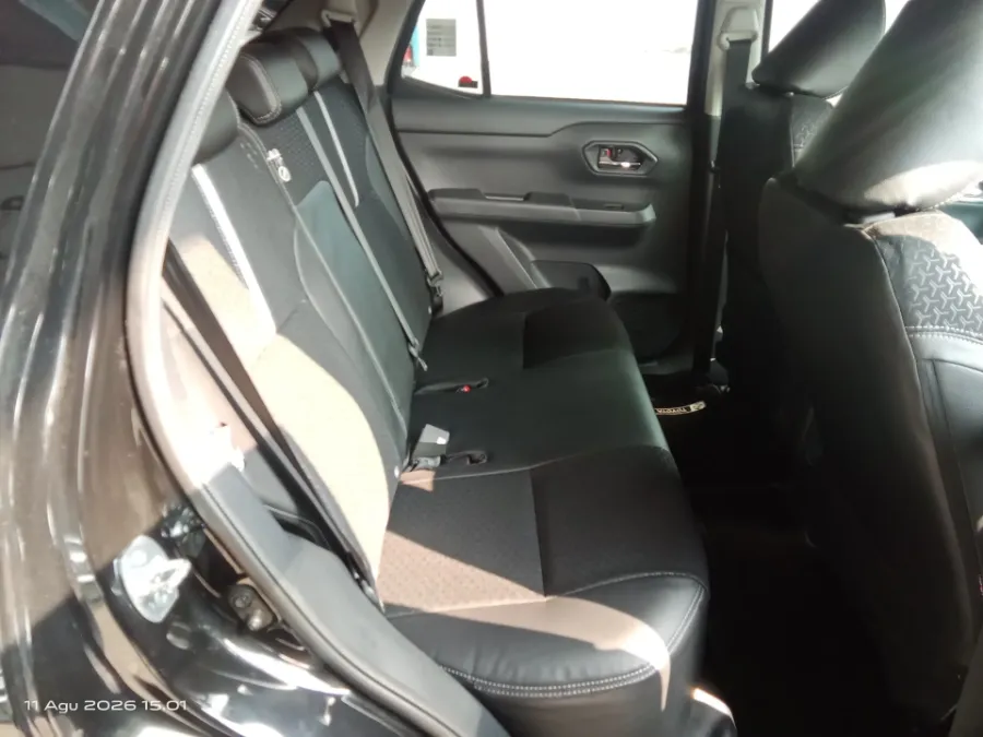 Foto Mobil Bekas Kabin Belakang Toyota Raize 1.0 G tahun 2021