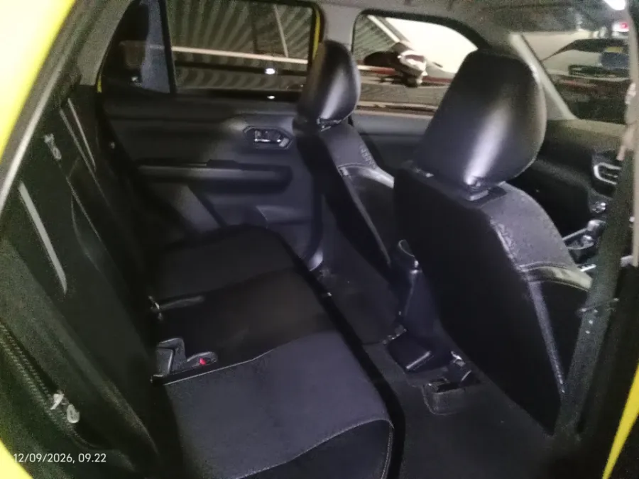 Foto Mobil Bekas Kabin Belakang Toyota Raize 1.0 G tahun 2021