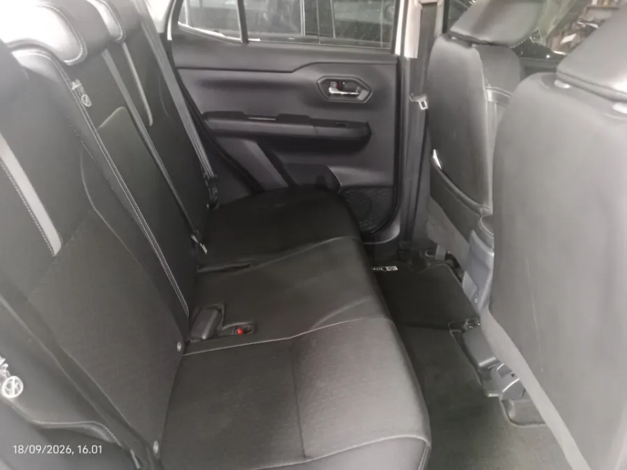 Foto Mobil Bekas Kabin Belakang Toyota Raize 1.0 G tahun 2021