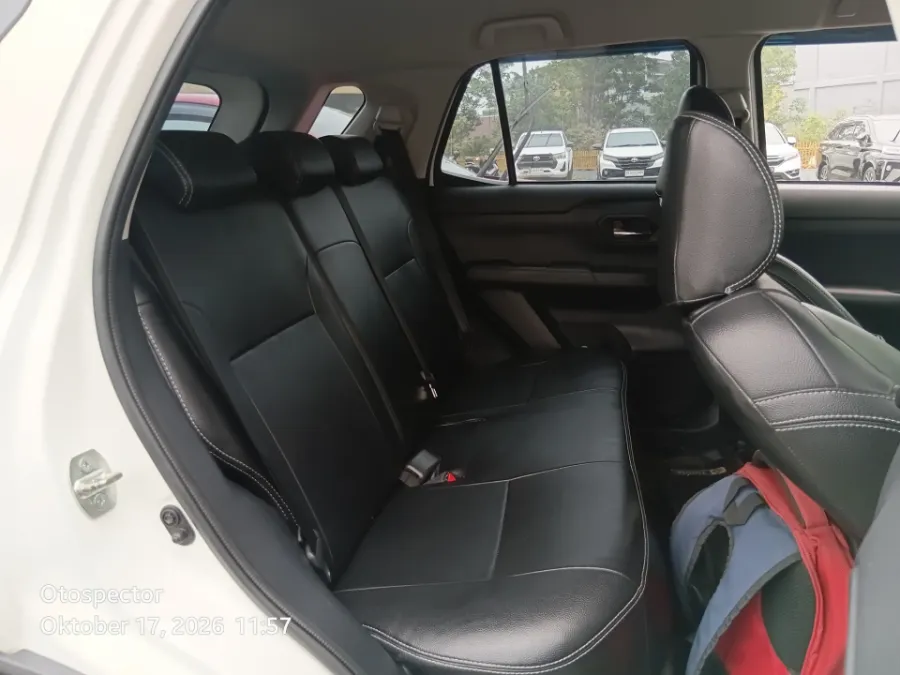 Foto Mobil Bekas Kabin Belakang Toyota Raize 1.0 G tahun 2021