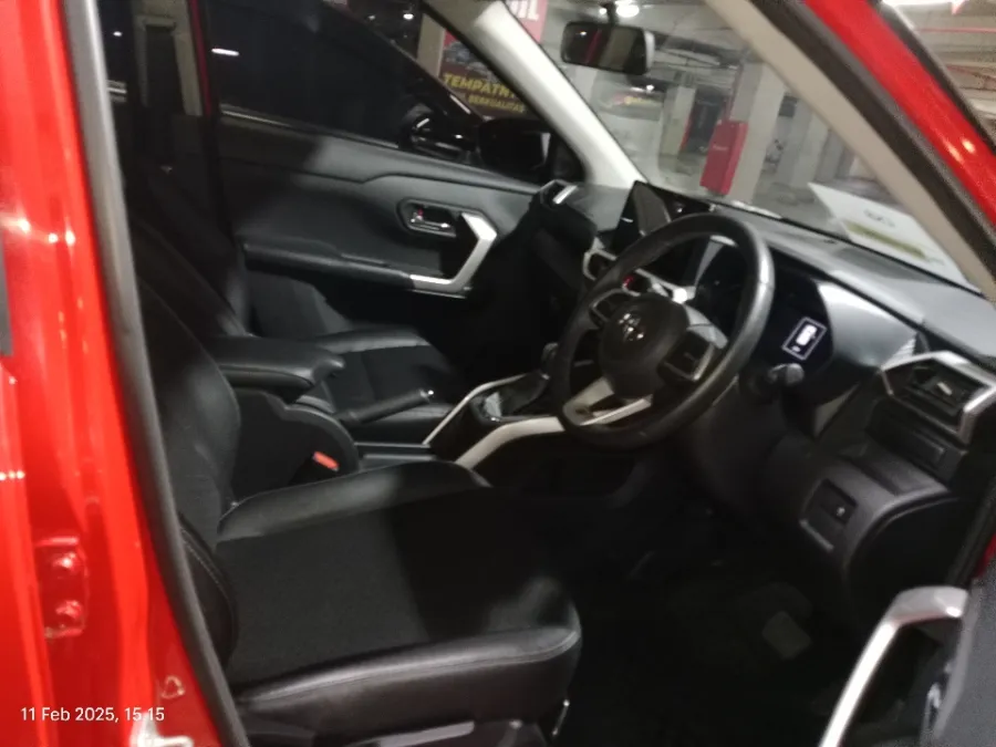 Foto Mobil Bekas Kabin Depan Toyota Raize 1.0 G tahun 2021