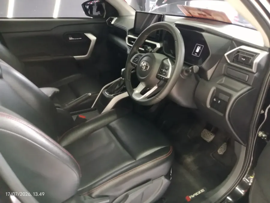 Foto Mobil Bekas Kabin Depan Toyota Raize 1.0 G tahun 2021