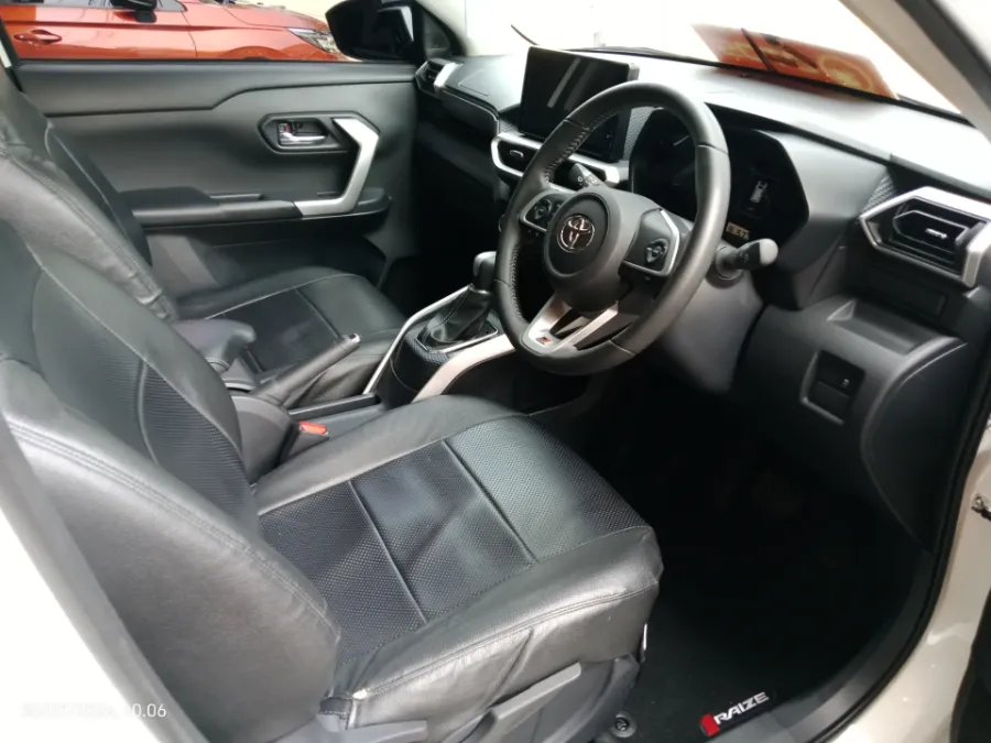 Foto Mobil Bekas Kabin Depan Toyota Raize 1.0 G tahun 2021