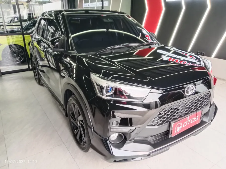 Foto Mobil Bekas Kanan Depan Toyota Raize 1.0 G tahun 2021