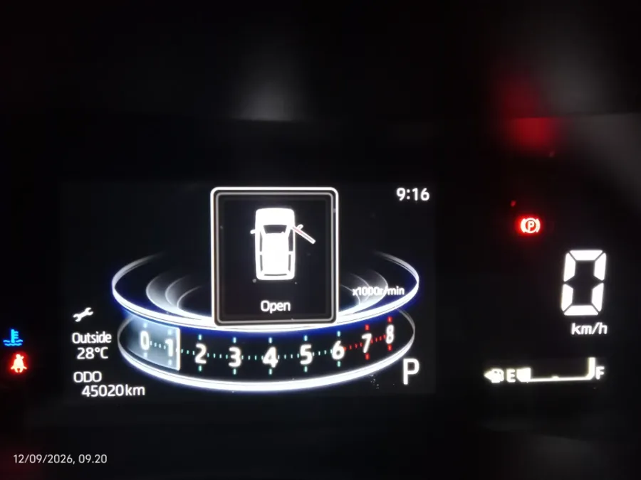 Foto Mobil Bekas Odometer Toyota Raize 1.0 G tahun 2021