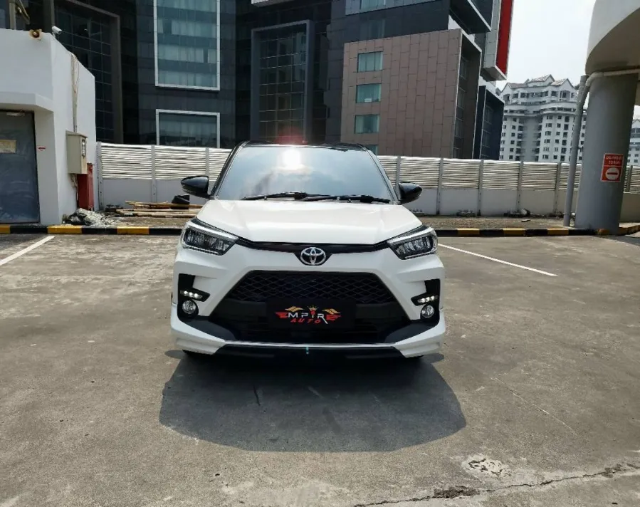 Foto Mobil Bekas Tampak Depan Toyota Raize 1.0 GR Sport TSS tahun 2021
