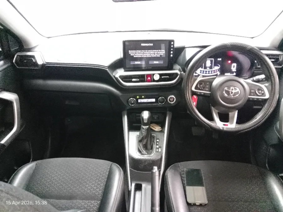 Foto Mobil Bekas Dashboard Toyota Raize 1.0 G tahun 2022