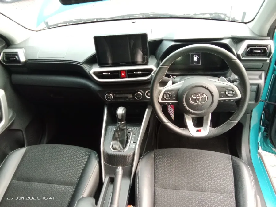 Foto Mobil Bekas Dashboard Toyota Raize 1.0 G tahun 2022