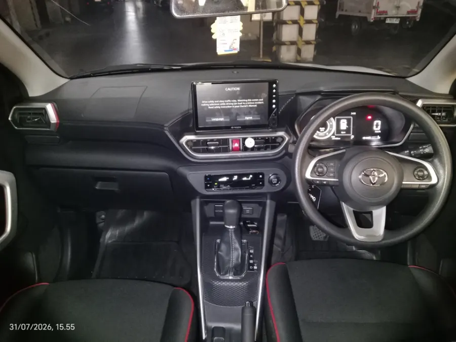 Foto Mobil Bekas Dashboard Toyota Raize 1.0 G tahun 2022