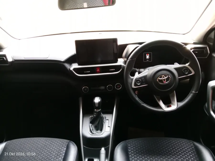 Foto Mobil Bekas Dashboard Toyota Raize 1.0 G tahun 2022