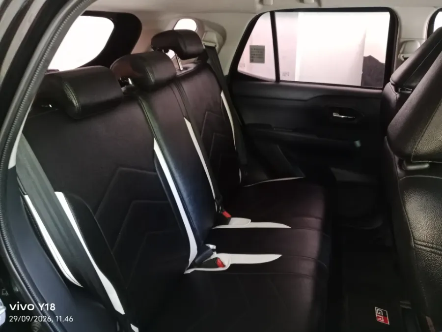 Foto Mobil Bekas Kabin Belakang Toyota Raize 1.0 G tahun 2022