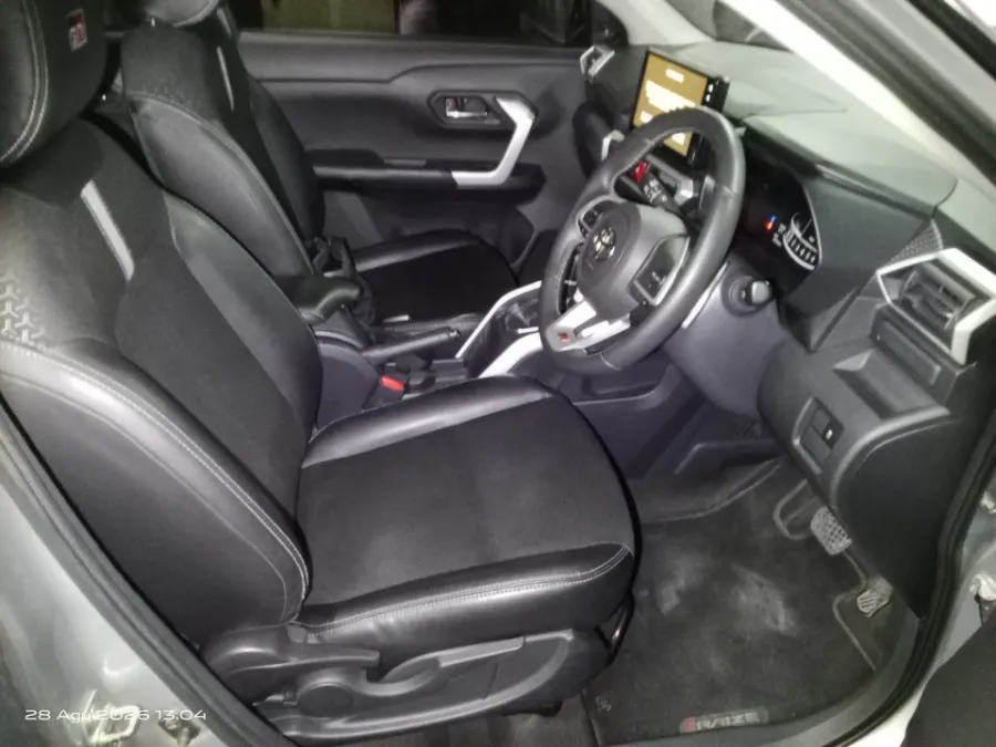 Foto Mobil Bekas Kabin Depan Toyota Raize 1.0 G tahun 2022
