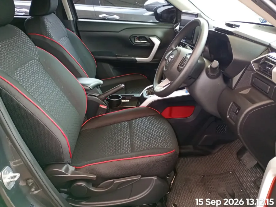 Foto Mobil Bekas Kabin Depan Toyota Raize 1.0 G tahun 2022