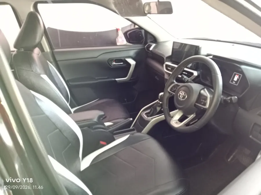 Foto Mobil Bekas Kabin Depan Toyota Raize 1.0 G tahun 2022