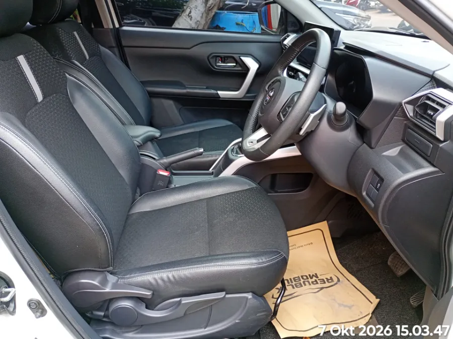 Foto Mobil Bekas Kabin Depan Toyota Raize 1.0 G tahun 2022