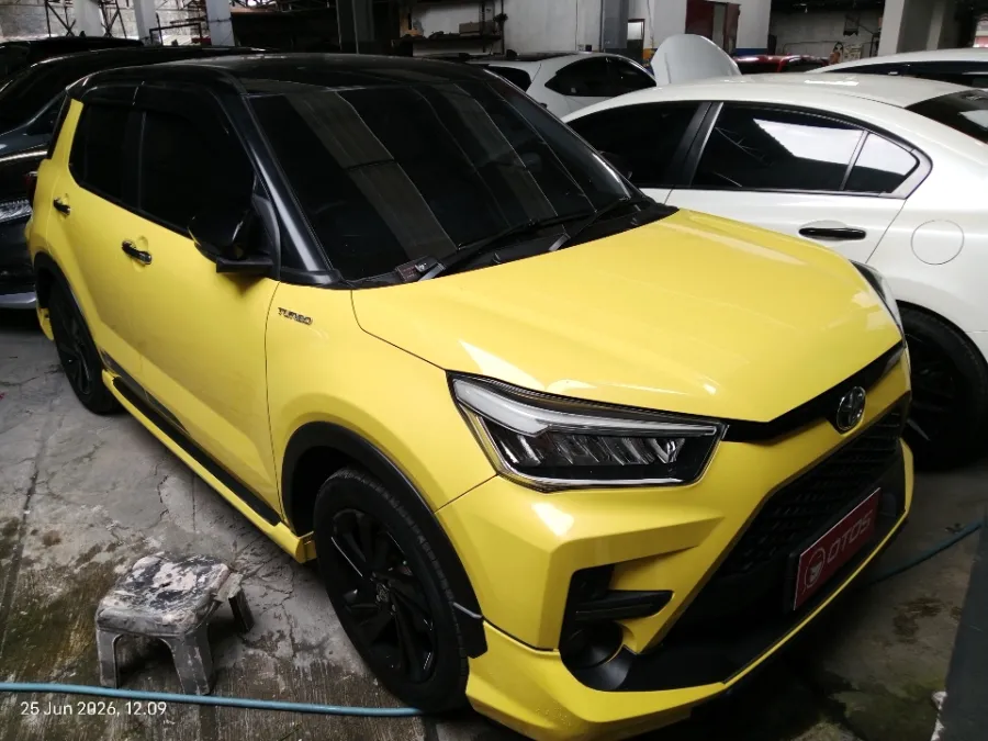 Foto Mobil Bekas Kanan Depan Toyota Raize 1.0 G tahun 2022