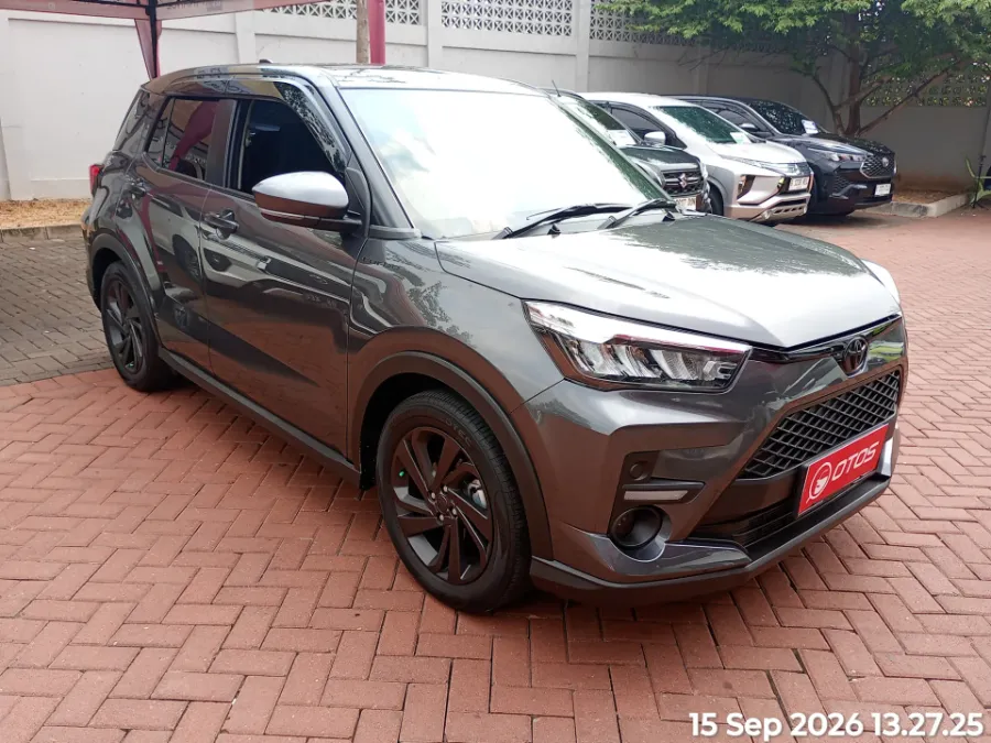 Foto Mobil Bekas Kanan Depan Toyota Raize 1.0 G tahun 2022
