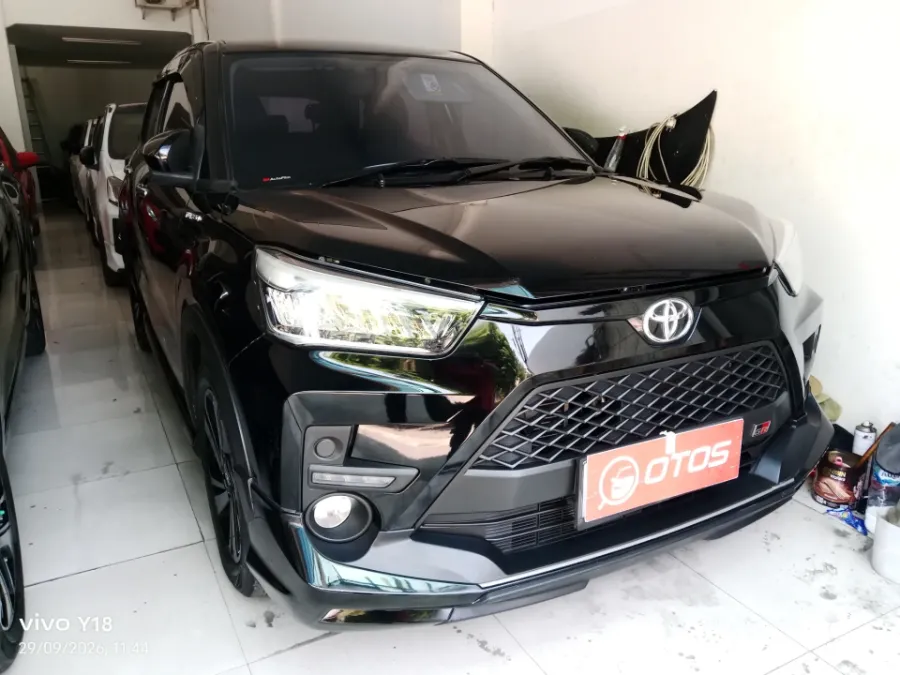Foto Mobil Bekas Kanan Depan Toyota Raize 1.0 G tahun 2022