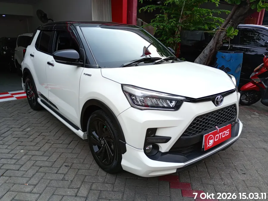 Foto Mobil Bekas Kanan Depan Toyota Raize 1.0 G tahun 2022