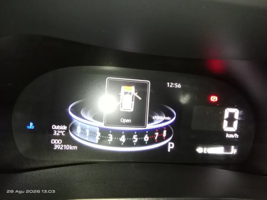 Foto Mobil Bekas Odometer Toyota Raize 1.0 G tahun 2022