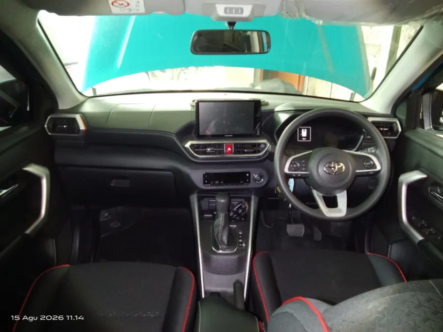 Foto Mobil Bekas Dashboard Toyota Raize 1.0 G tahun 2023
