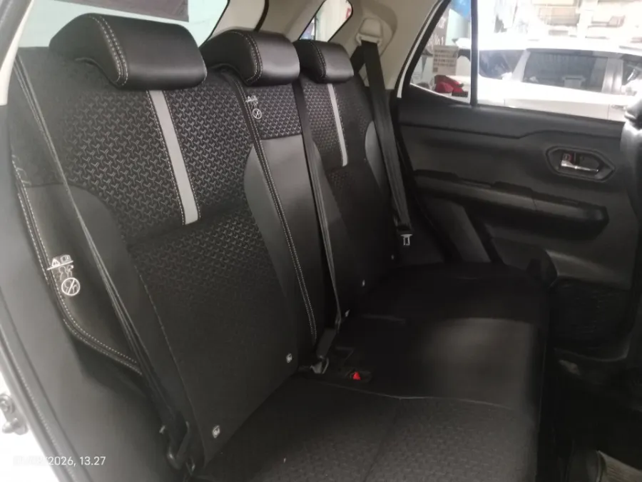 Foto Mobil Bekas Kabin Belakang Toyota Raize 1.0 G tahun 2023