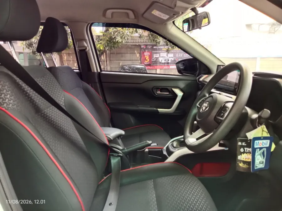 Foto Mobil Bekas Kabin Depan Toyota Raize 1.0 G tahun 2023