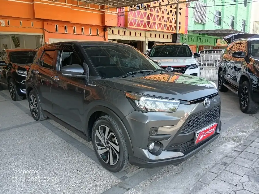 Foto Mobil Bekas Kanan Depan Toyota Raize 1.0 G tahun 2023