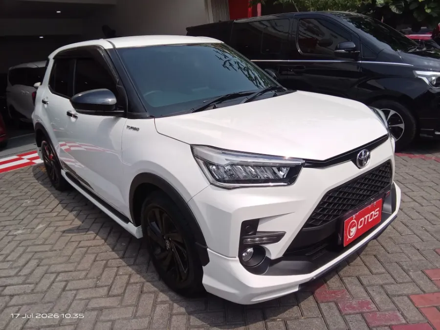 Foto Mobil Bekas Kanan Depan Toyota Raize 1.0 G tahun 2023