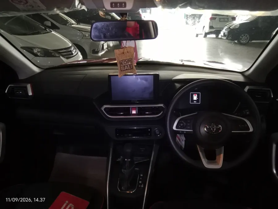 Foto Mobil Bekas Dashboard Toyota Raize 1.0 G tahun 2024