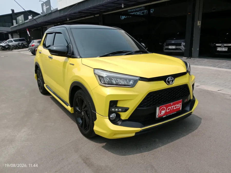 Foto Mobil Bekas Kanan Depan Toyota Raize 1.0 G tahun 2024