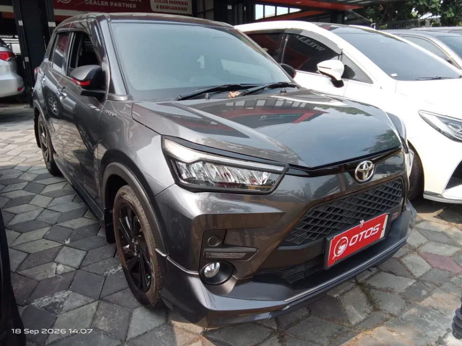Foto Mobil Bekas Kanan Depan Toyota Raize 1.0 G tahun 2024