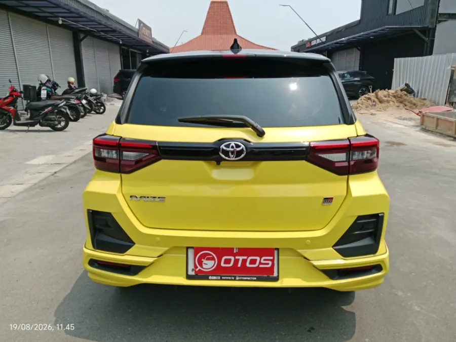 Foto Mobil Bekas Tampak Belakang Toyota Raize 1.0 G tahun 2024
