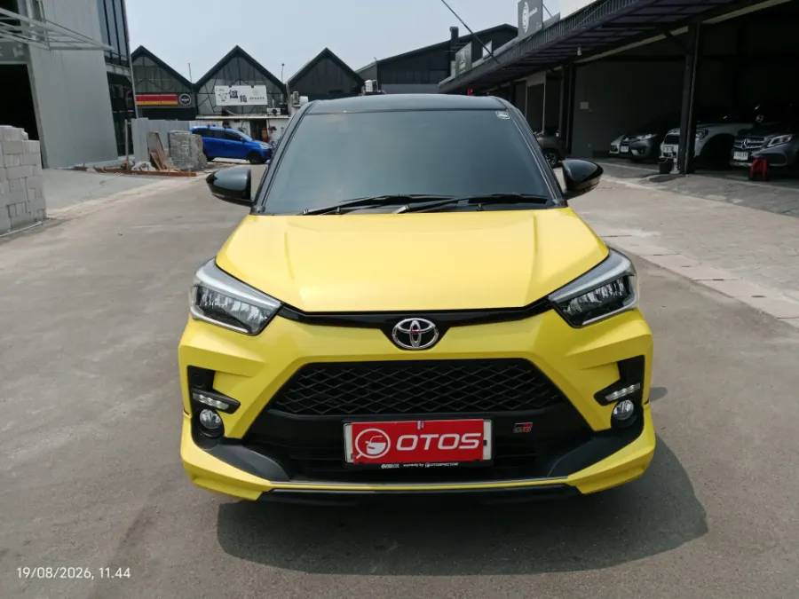 Foto Mobil Bekas Tampak Depan Toyota Raize 1.0 G tahun 2024