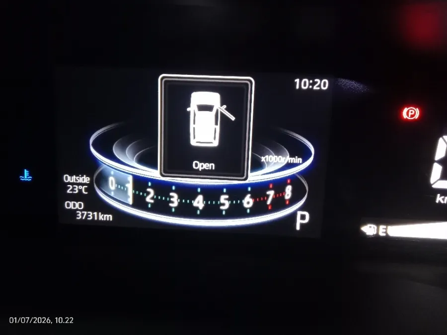 Foto Mobil Bekas Odometer Toyota Raize 1.0 G tahun 2025
