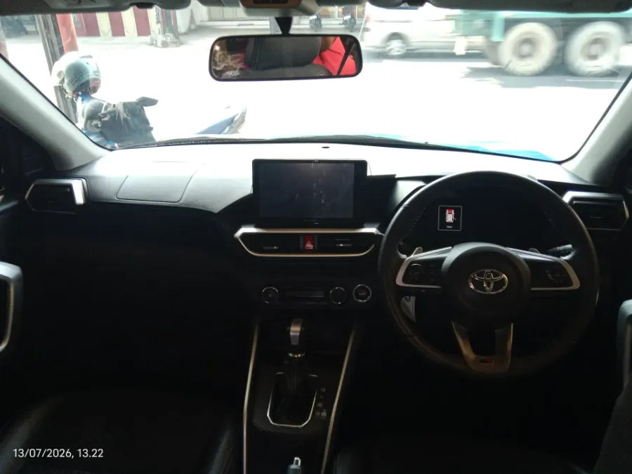 Foto Mobil Bekas Dashboard Toyota Raize 1.0 GR Sport tahun 2021