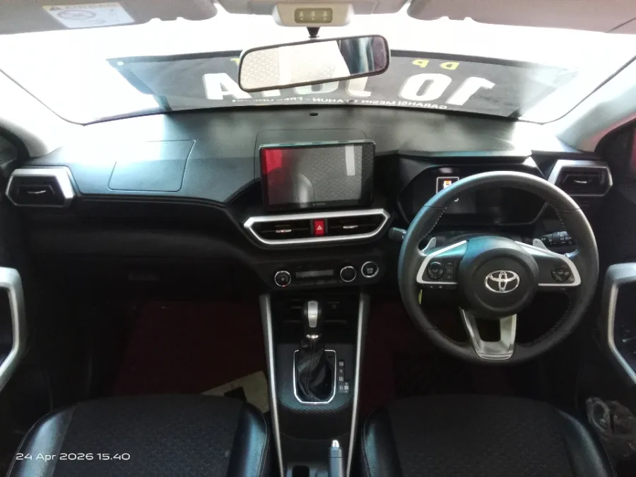 Foto Mobil Bekas Dashboard Toyota Raize 1.0 GR Sport tahun 2021