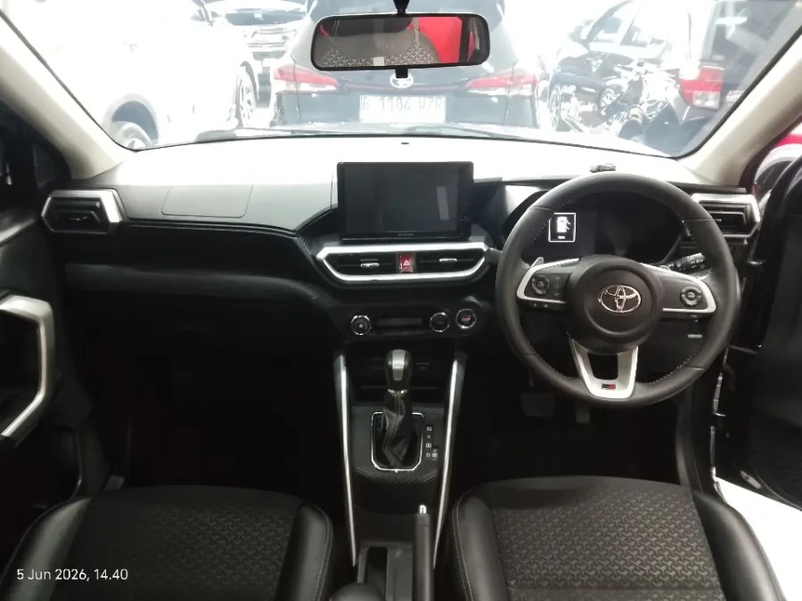 Foto Mobil Bekas Dashboard Toyota Raize 1.0 GR Sport tahun 2022