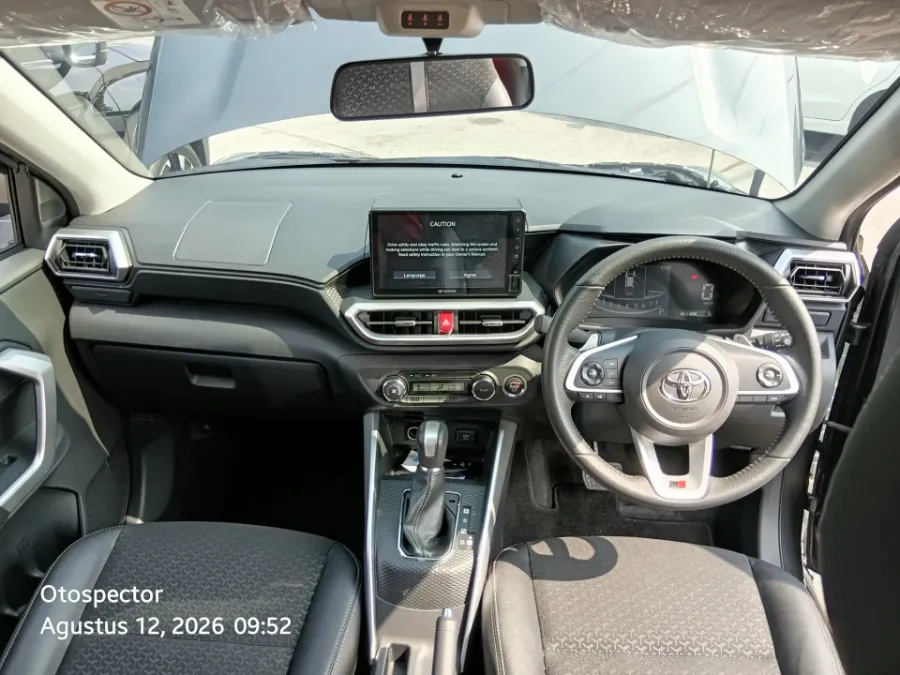 Foto Mobil Bekas Dashboard Toyota Raize 1.0 GR Sport tahun 2022
