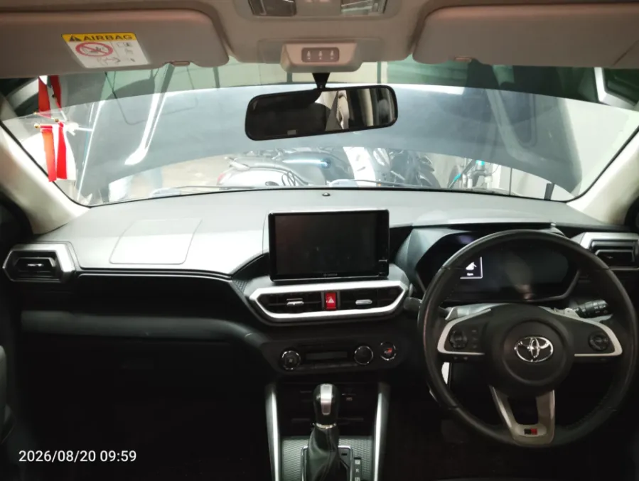 Foto Mobil Bekas Dashboard Toyota Raize 1.0 GR Sport tahun 2022