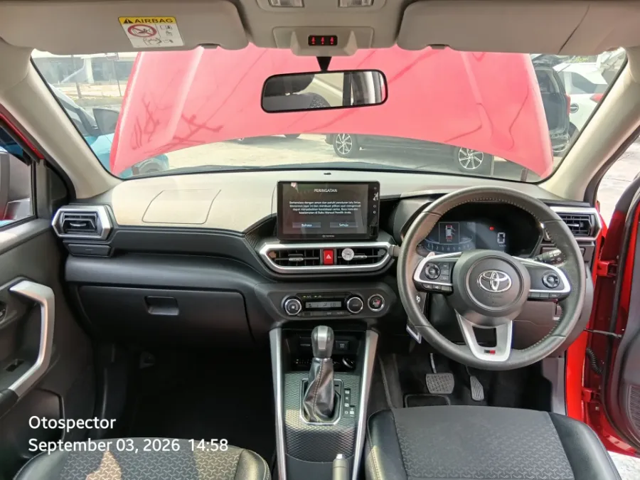 Foto Mobil Bekas Dashboard Toyota Raize 1.0 GR Sport tahun 2022